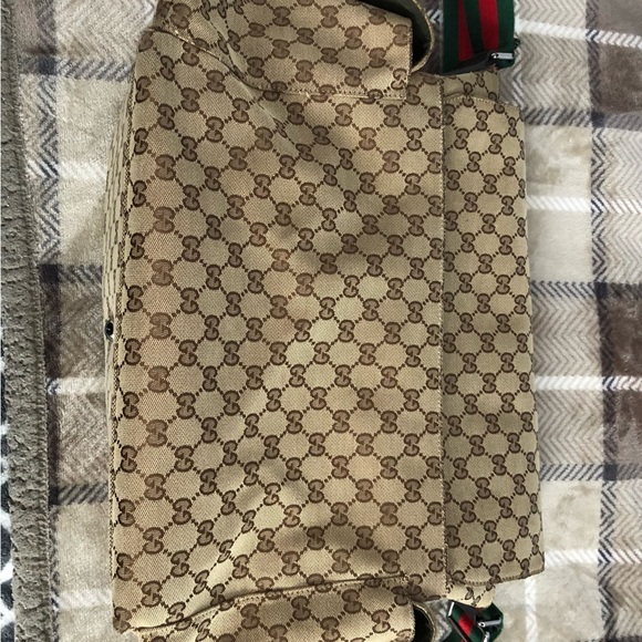 Gucci canvas diaper bag, with multiple pockets and fold-out changing pad - Picture 8 of 9